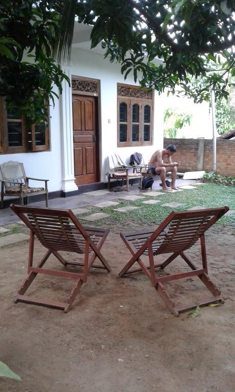 Rose Blossom Hotel Mirissa Exterior photo
