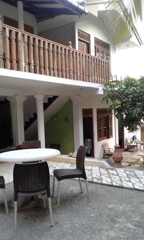 Rose Blossom Hotel Mirissa Exterior photo